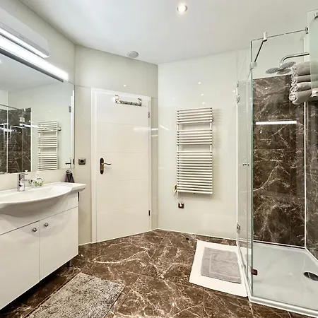 Villa Andrijana - Exclusively Yours - Family Getaway With Private Pool Kaštela