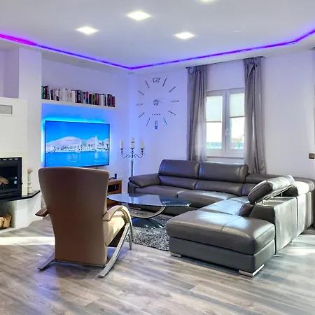 Andrijana - Exclusively Yours - Family Getaway With Private Pool فيلة