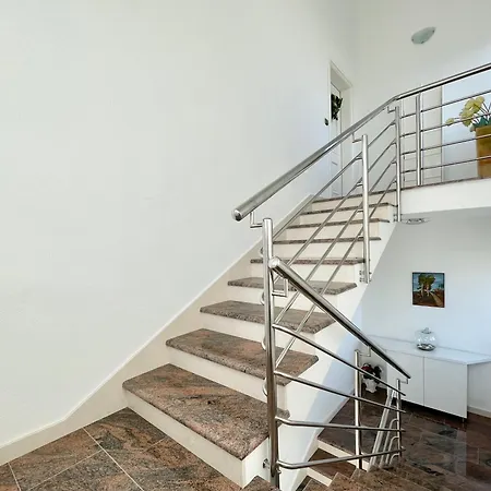 Villa Andrijana - Exclusively Yours - Family Getaway With Private Pool Kastela
